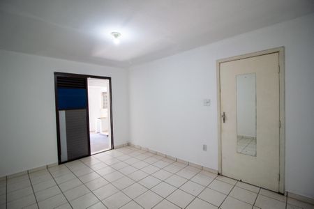 Casa para alugar com 90m², 2 quartos e 3 vagasQuarto 2
