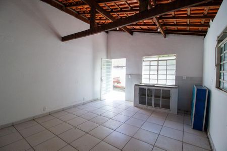 Casa para alugar com 90m², 2 quartos e 3 vagasEdícula 