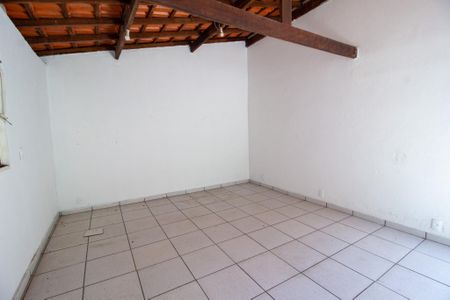 Casa para alugar com 90m², 2 quartos e 3 vagasEdícula 