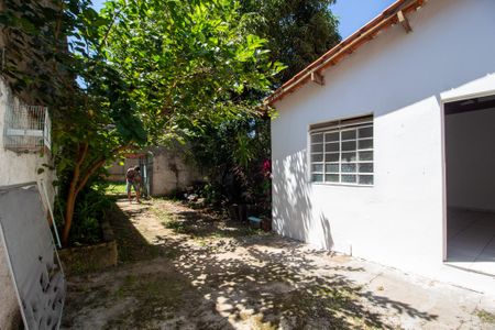 Casa para alugar com 90m², 2 quartos e 3 vagasEdícula 