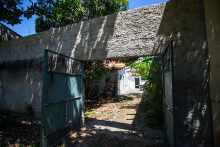 Casa para alugar com 90m², 2 quartos e 3 vagasQuintal