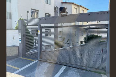 Apartamento à venda com 45m², 2 quartos e 1 vaga Apartamento à venda com 45m², 2 quartos e 1 vagaFachada