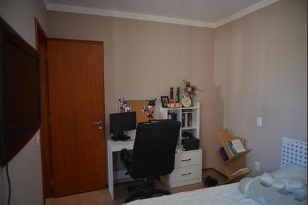 Apartamento à venda com 102m², 3 quartos e 2 vagasQuarto 2