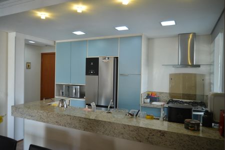 Apartamento à venda com 102m², 3 quartos e 2 vagasCozinha