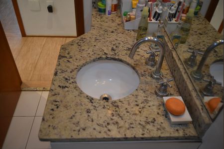 Apartamento à venda com 102m², 3 quartos e 2 vagasBanheiro Social