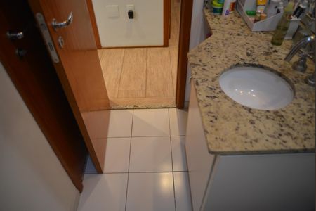 Apartamento à venda com 102m², 3 quartos e 2 vagasBanheiro Social