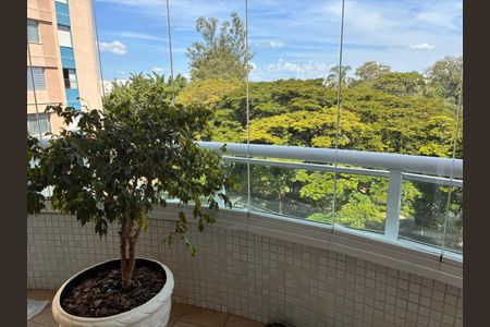 Apartamento para alugar com 133m², 3 quartos e 2 vagasVaranda