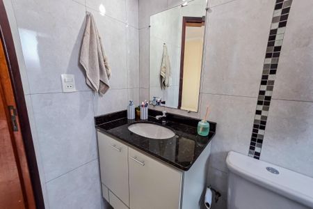Casa à venda com 260m², 3 quartos e 5 vagasBanheiro da Suíte 1