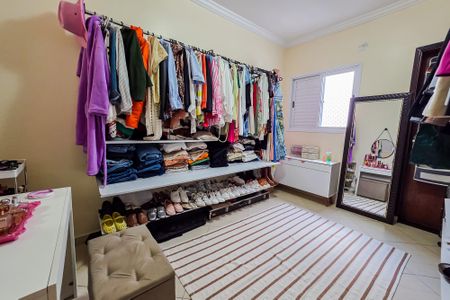 Casa à venda com 260m², 3 quartos e 5 vagasSuíte 2