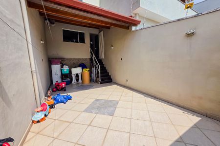 Casa à venda com 260m², 3 quartos e 5 vagasQuintal