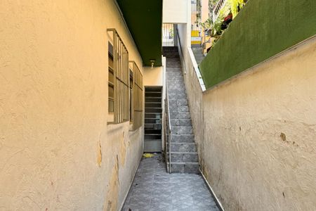 Casa para alugar com 100m², 3 quartos e 1 vagaQuintal lateral 