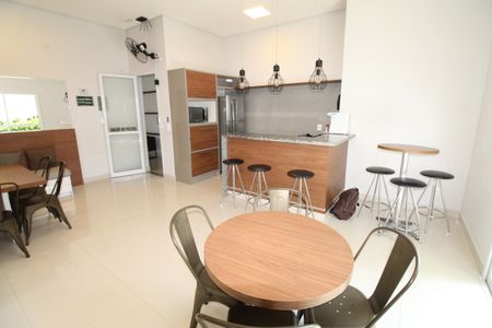 Apartamento para alugar com 70m², 2 quartos e 1 vagaÁrea comum - Salão de festas