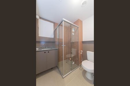 Banheiro de kitnet/studio para alugar com 1 quarto, 24m² em Vila Cordeiro, São Paulo