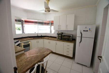 Casa para alugar com 326m², 3 quartos e 3 vagasCozinha
