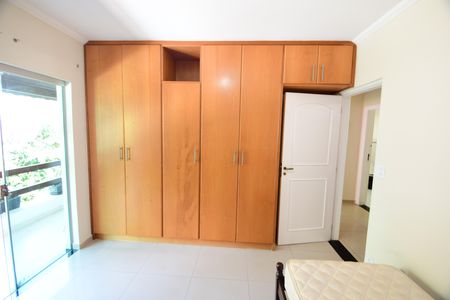 Casa para alugar com 326m², 3 quartos e 3 vagasQuarto 1