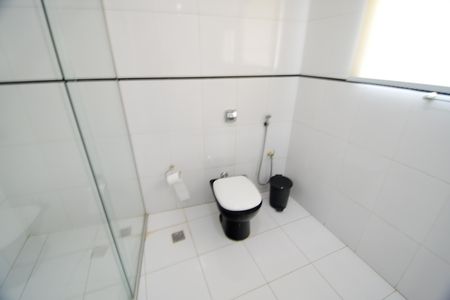 Casa para alugar com 326m², 3 quartos e 3 vagasBanheiro Social