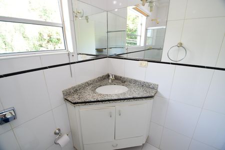 Casa para alugar com 326m², 3 quartos e 3 vagasBanheiro Suíte
