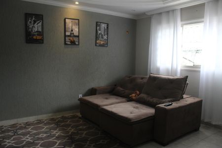 Casa para alugar com 240m², 3 quartos e 2 vagasSala de TV