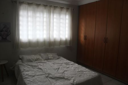 Casa para alugar com 240m², 3 quartos e 2 vagasSuíte