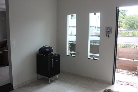 Casa para alugar com 240m², 3 quartos e 2 vagasSala 