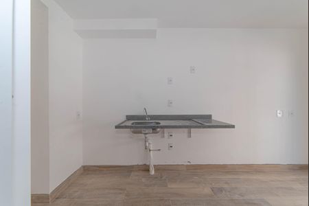 Cozinha de kitnet/studio à venda com 1 quarto, 24m² em Vila Cordeiro, São Paulo