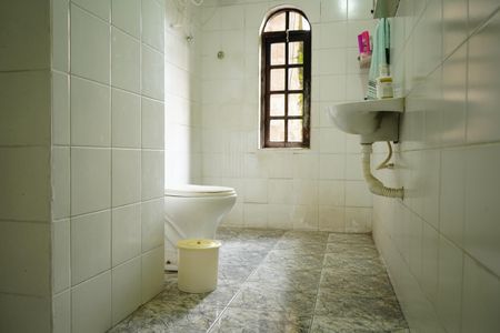 Casa à venda com 198m², 5 quartos e 3 vagasBanheiro da Suíte 2