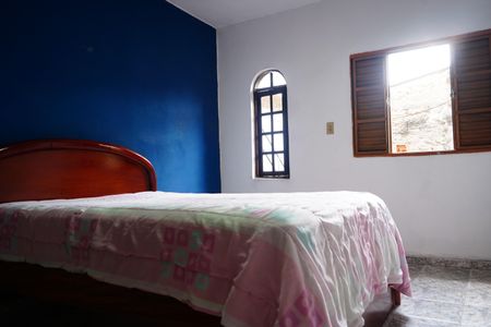 Casa à venda com 198m², 5 quartos e 3 vagasSuíte 2