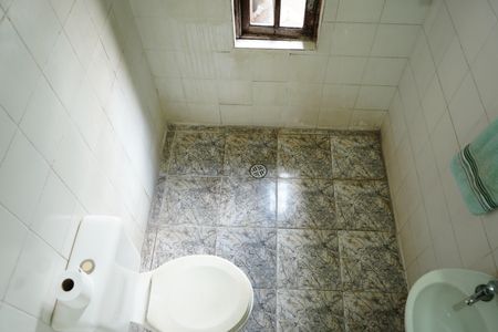 Casa à venda com 198m², 5 quartos e 3 vagasBanheiro da Suíte 2