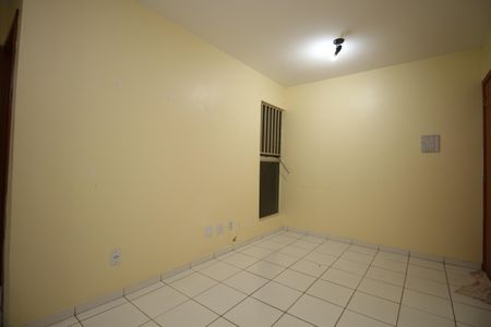 Sala de apartamento para alugar com 2 quartos, 47m² em Qs 303, Brasília