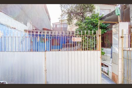 Casa à venda com 97m², 2 quartos e 2 vagasFachada