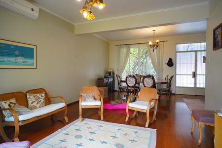 Sala de casa para alugar com 3 quartos, 241m² em Petrópolis, Porto Alegre