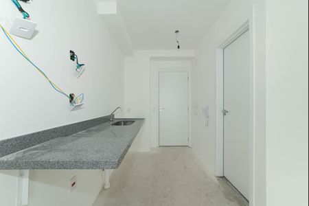 Cozinha de kitnet/studio à venda com 1 quarto, 24m² em Vila Cordeiro, São Paulo