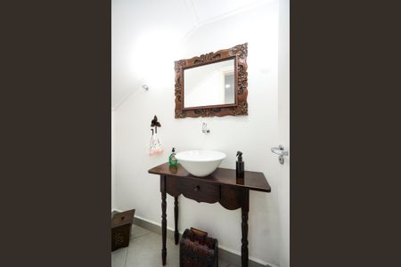 Casa à venda com 170m², 2 quartos e 2 vagas Casa à venda com 170m², 2 quartos e 2 vagasLavabo