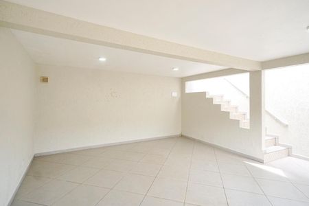 Casa à venda com 170m², 2 quartos e 2 vagas Casa à venda com 170m², 2 quartos e 2 vagasGaragem