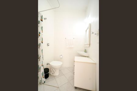 Casa à venda com 170m², 2 quartos e 2 vagas Casa à venda com 170m², 2 quartos e 2 vagasBanheiro de serviço