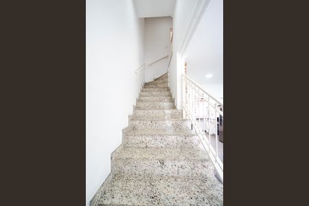 Casa à venda com 170m², 2 quartos e 2 vagas Casa à venda com 170m², 2 quartos e 2 vagasChuveiro