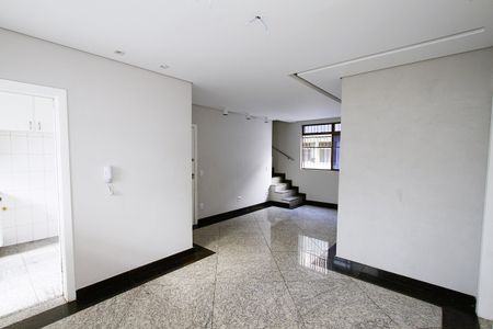 Apartamento para alugar com 180m², 4 quartos e 2 vagasSala