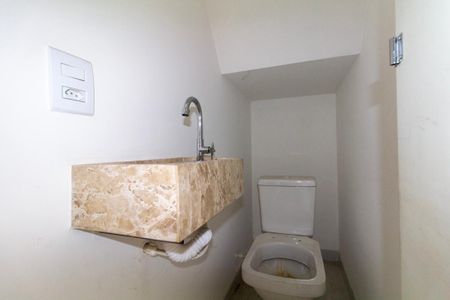 Casa de condomínio à venda com 102m², 3 quartos e 3 vagasLavabo