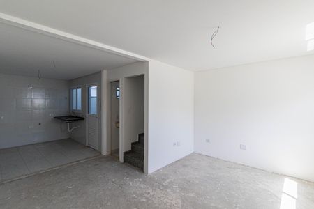 Casa de condomínio à venda com 102m², 3 quartos e 3 vagas Casa de condomínio à venda com 102m², 3 quartos e 3 vagasSala e Cozinha