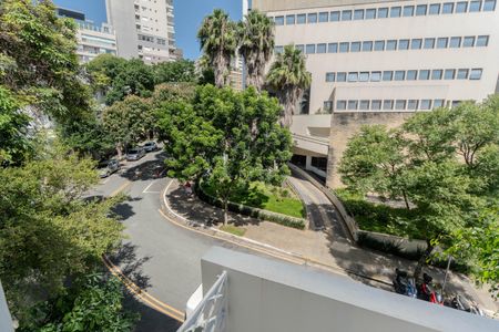 Apartamento para alugar com 109m², 4 quartos e 1 vaga