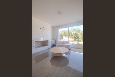 Casa de condomínio para alugar com 311m², 4 quartos e 4 vagas Casa de condomínio para alugar com 311m², 4 quartos e 4 vagasSala/Cozinha