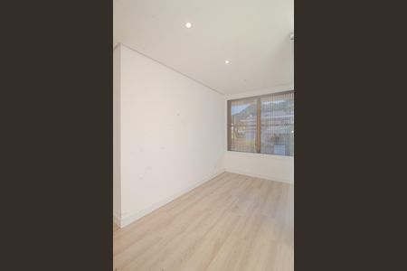 Casa de condomínio para alugar com 311m², 4 quartos e 4 vagas Casa de condomínio para alugar com 311m², 4 quartos e 4 vagasCorredor