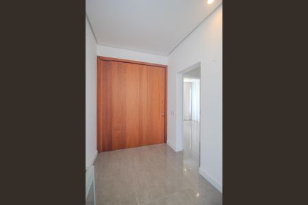 Casa de condomínio para alugar com 311m², 4 quartos e 4 vagas Casa de condomínio para alugar com 311m², 4 quartos e 4 vagasSala