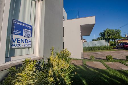 Casa de condomínio para alugar com 311m², 4 quartos e 4 vagas Casa de condomínio para alugar com 311m², 4 quartos e 4 vagasPlaca