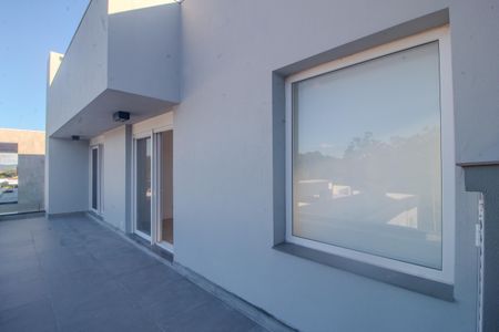 Casa de condomínio para alugar com 311m², 4 quartos e 4 vagas Casa de condomínio para alugar com 311m², 4 quartos e 4 vagasVaranda