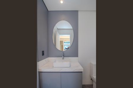 Casa de condomínio para alugar com 311m², 4 quartos e 4 vagas Casa de condomínio para alugar com 311m², 4 quartos e 4 vagasBanheiro da Suíte 3