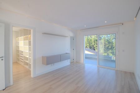 Casa de condomínio para alugar com 311m², 4 quartos e 4 vagas Casa de condomínio para alugar com 311m², 4 quartos e 4 vagasSuite