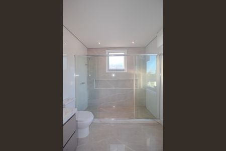 Casa de condomínio para alugar com 311m², 4 quartos e 4 vagas Casa de condomínio para alugar com 311m², 4 quartos e 4 vagasBanheiro da Suíte