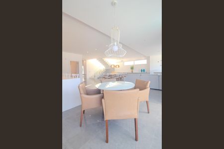 Casa de condomínio para alugar com 311m², 4 quartos e 4 vagas Casa de condomínio para alugar com 311m², 4 quartos e 4 vagasSala/Cozinha