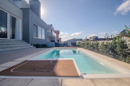 Casa de condomínio para alugar com 311m², 4 quartos e 4 vagas Casa de condomínio para alugar com 311m², 4 quartos e 4 vagasPiscina/Quintal